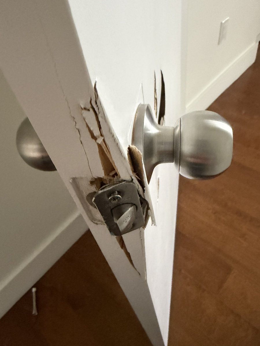 Nicholas/Oliver||Deadpool’s bf🤍 tweet media