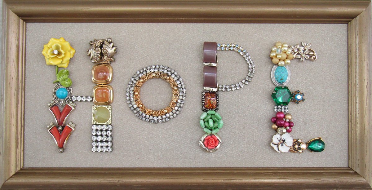 Carolyn40679267's tweet photo. Framed Jewelry Art Sign Hope #2 #HomeSign #VintageJewelry #FramedJewelryArt #OOAK #UniqueGift #MomSisGift #Original #Handcrafted https://t.co/sh1LMNYrZP via @Etsy https://t.co/I3oCxTotwp