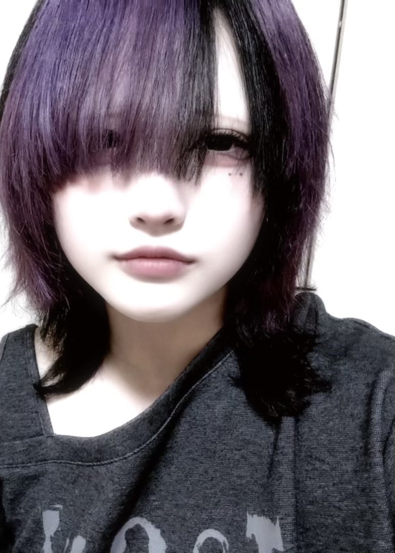 im_gen_s's tweet photo. 界隈ごちゃごちゃです🙇🏻‍♀️

（音ゲー ツイ廃）いむ原神
（トー横 ビブ横）ゆわ。
（グリ下）こじき
（留置所）952番 301番 https://t.co/pqsoIp8UPO