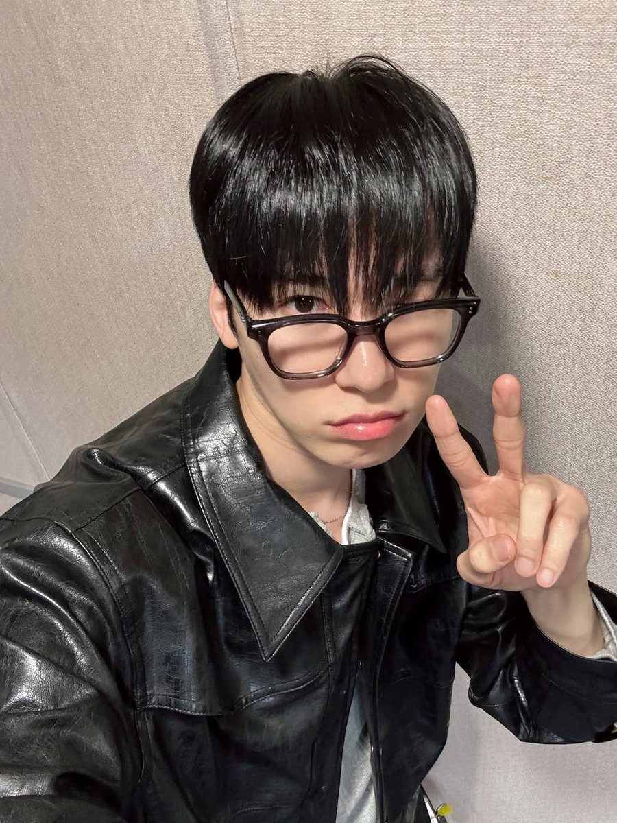 ๋์น๋ฌ๐ tweet media