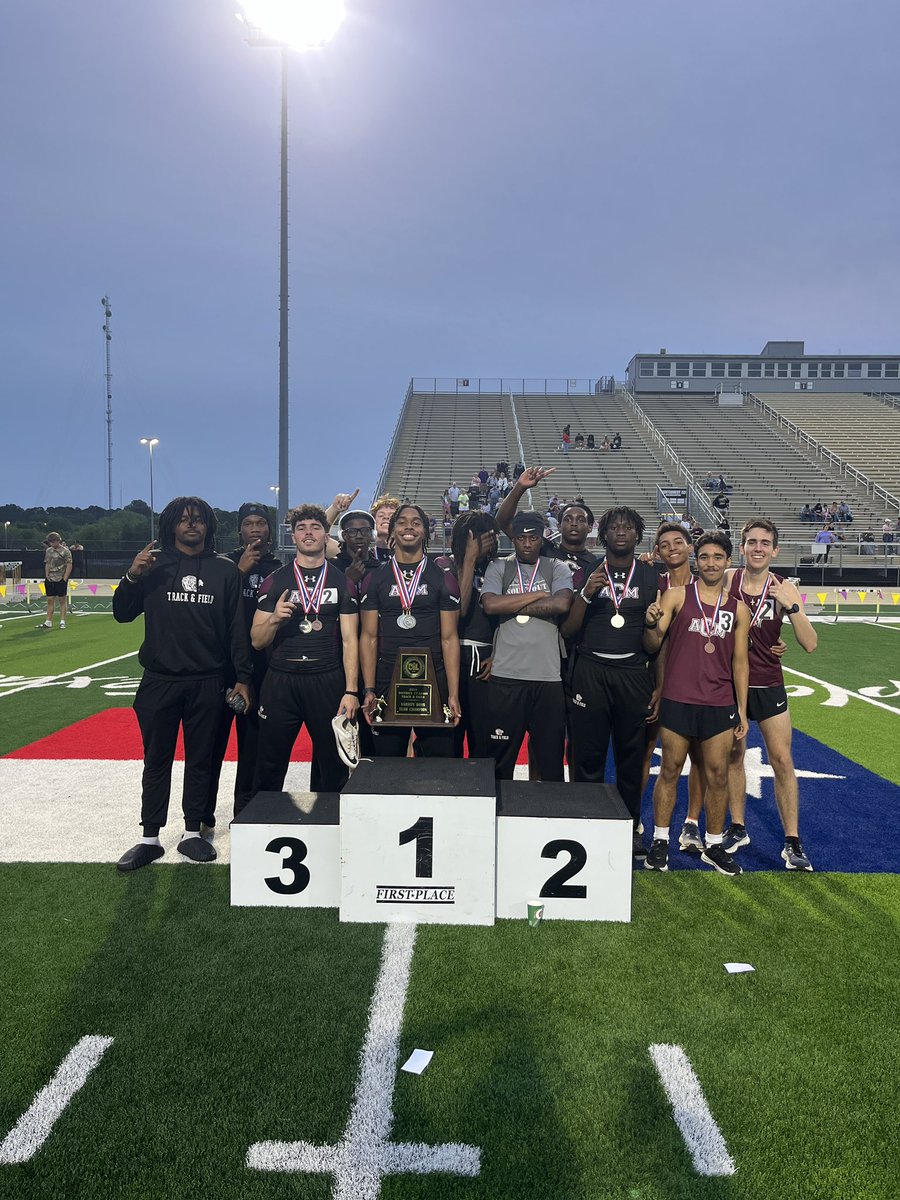 Consol Track & Field tweet media