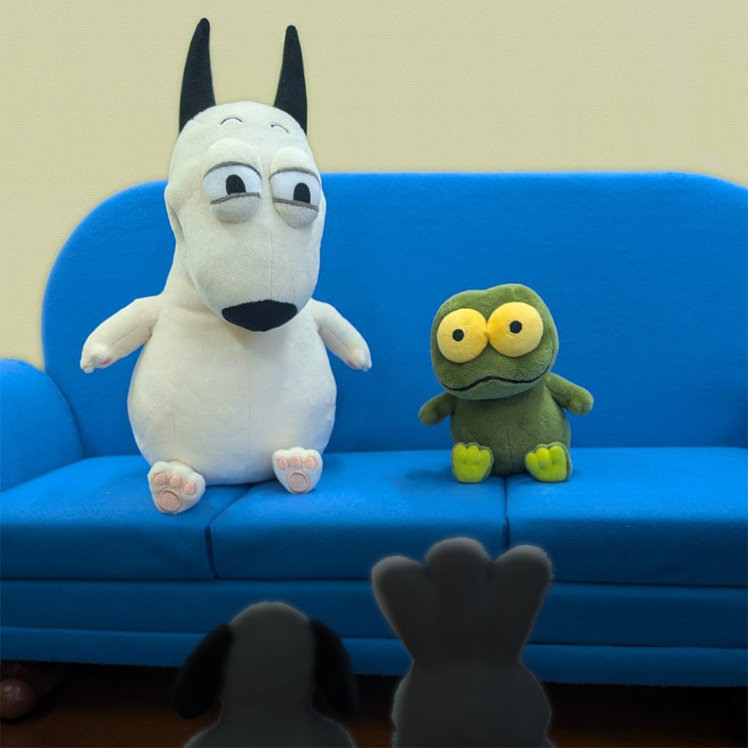 暖かい春の日差しが眩しい今日このごろ。
4月は新しい生活がスタートする季節、そして出会いの季節でもあります。

そんな4月のある日、バムとケロのところに誰かがやって来ました。
新しい、でもよく知っている、みんな首を長〜くして待ちに待っていた大好きな友だちです。おかえりなさい❣️