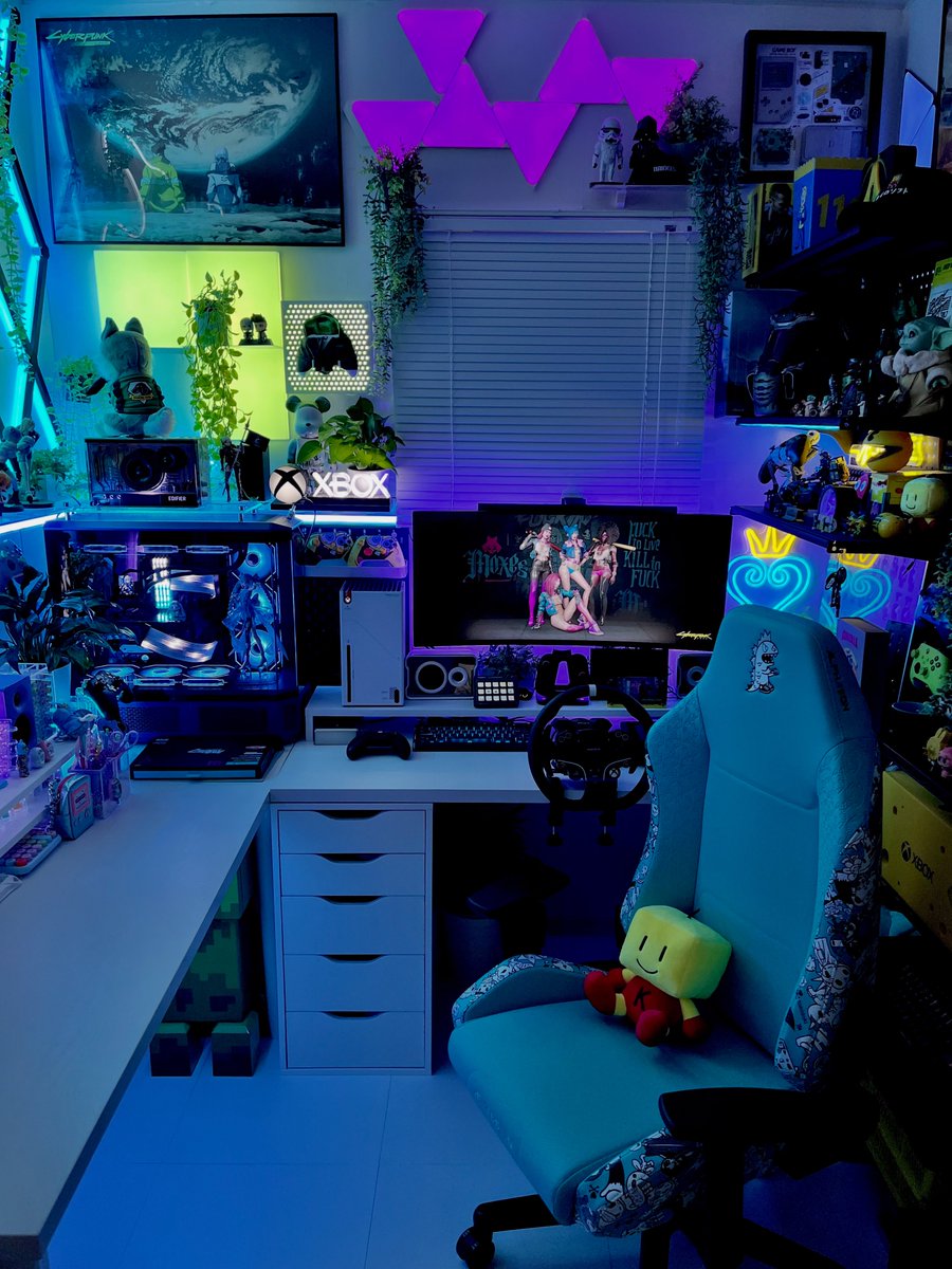 saachandesu_u_'s tweet image. 外雷鳴ってる⚡️何しよ🎮
#GamingSetup #desksetup