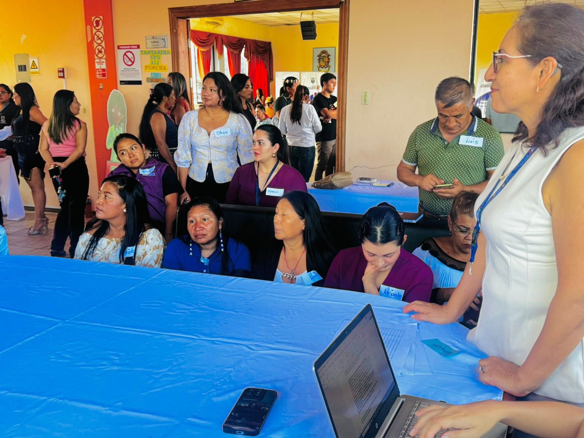 GoberPastaza's tweet photo. 📍PUYO
#RendiciónDeCuentas2025

#MariaJoseVillacres, jefa política del cantón Santa Clara, participó en el acto de Rendición de Cuentas 2025 del Distrito de salud del @Salud_Ec en Pastaza. https://t.co/CJfSeYOOGg