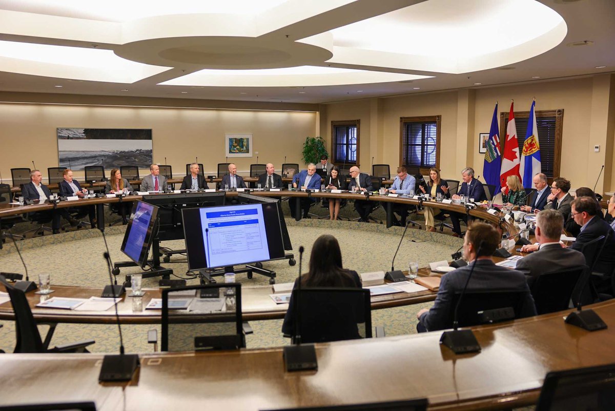 Danielle Smith tweet media