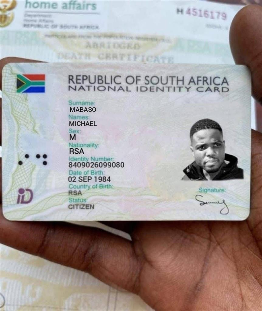 dailysunsa's tweet image. Aowa, these fraudsters have no shame! 🐍 Using a fake ID and voice note to trick people wanting houses? MMC Mabaso says it's all LIES. Don't send money! 🙅‍♂️🇿🇦 #Joburg #HousingScam #StayWoke 
snl24.com/dailysun/news/…