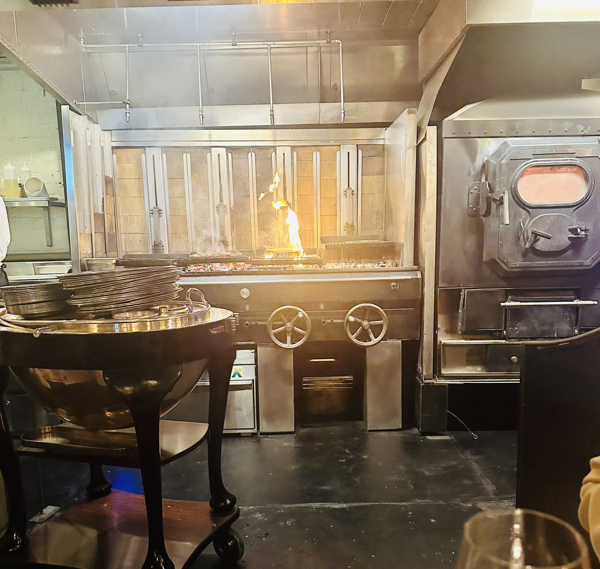 chefcub69's tweet photo. If I had a Make A Wish (I'm 34) it would be to dine with @RainesMatt @MSidgwick &amp; @MichaelHamflett with @adamwilbourn as our server doing classic tableside preparations at The Devonshire in London. 
(I still prefer Black Country) https://t.co/ZhqELGQuUt