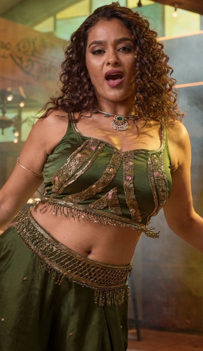 syedtvk123's tweet photo. Gayathrie Shankar underatted female beauty slaying in 💚OutFit https://t.co/WZVhgZ6rBt