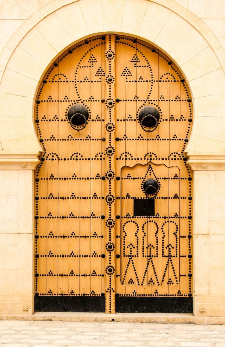 aseelswaid9's tweet photo. Doors Tunisia https://t.co/FU4peZcxFk