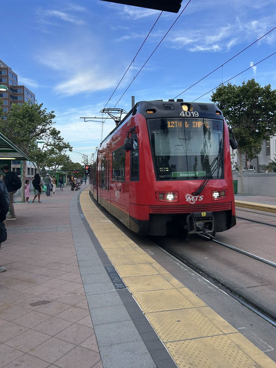 CalebSmith333's tweet photo. Of course I had to take public transit while in Cali 🌴 🚈 https://t.co/qWpGFHdJEU