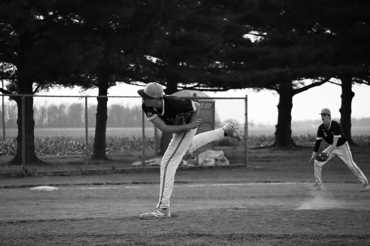 BShort2028's tweet image. Strong day all around today! After finishing a suspended game with a double and completed the 2.2 shutout innings on the mound (0 BB, 5 K). Turned around to start the next game where I pitched 6.1 innings allowing just 2 ER with 0 BB and 7 K’s!Great wins today! #bluepride