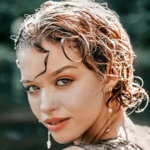 XTC__Marketing's tweet photo. @mask_bastard I would definitely fill her with about 8 packets worth of dick fil a sauce https://t.co/svP08AqahU