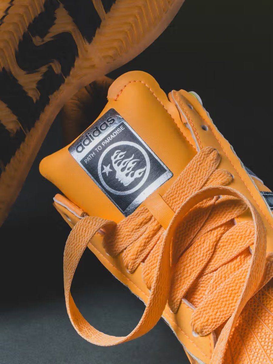 SneakerAlertHD's tweet image. HELLSTAR x adidas Superstar II "Hazy Orange" releases tomorrow at 10am EST 🔥

howl.link/m3bi002xkekgs