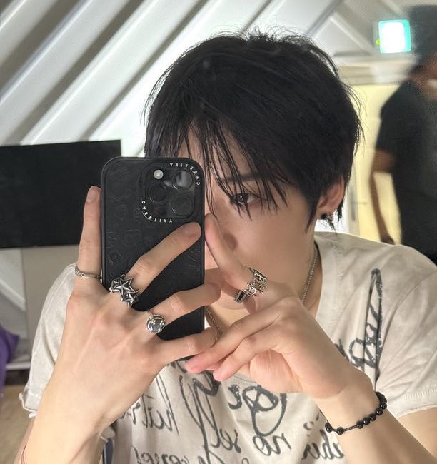 mango mangou tweet media