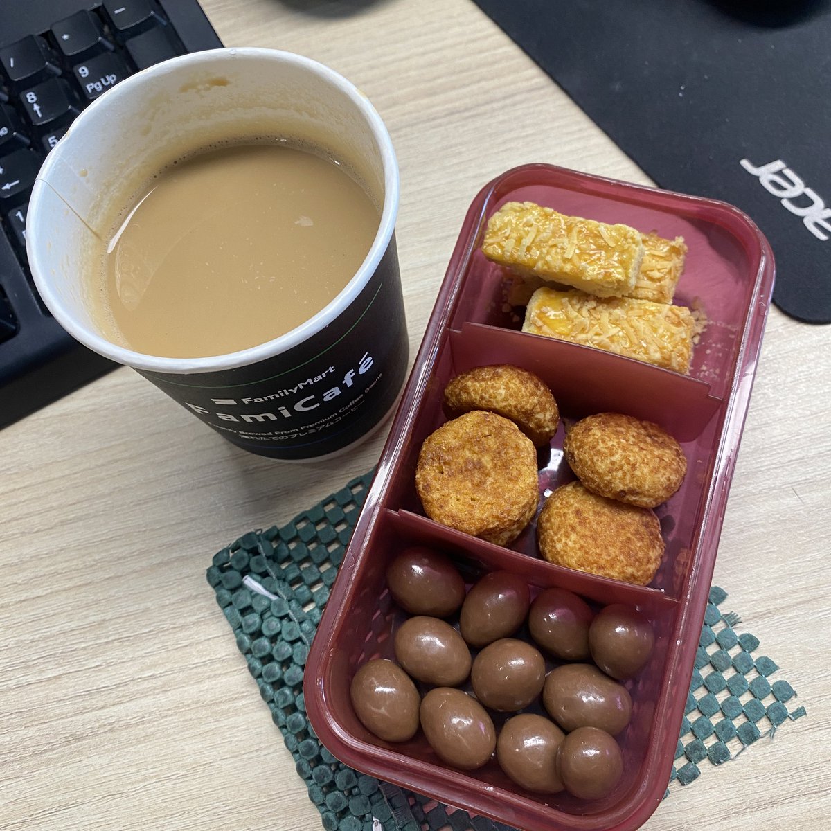 ᴢʜᴏᴜ_ᴢʜᴏᴜ tweet media