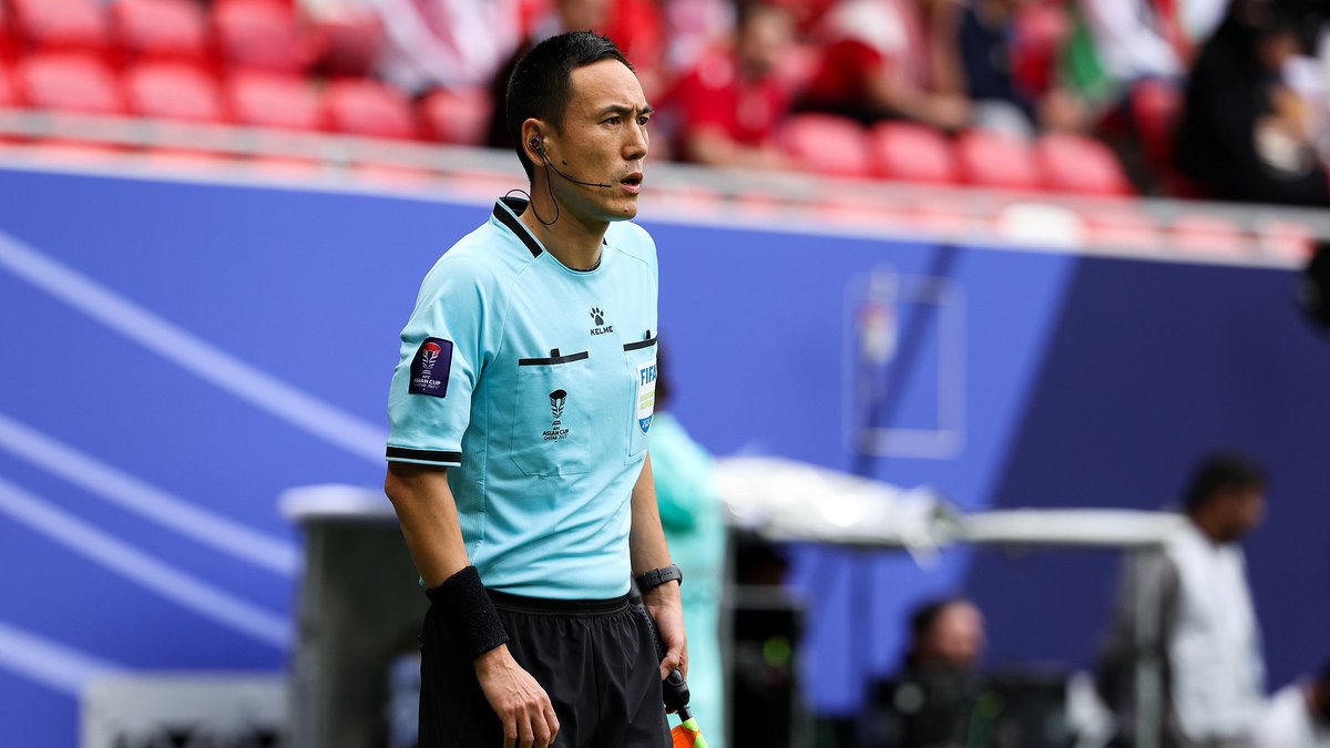 CGTNSportsScene's tweet image. ⚽️🇨🇳Ma Ning, Fu Ming and Zhou Fei of China have been appointed as referees for the 2026 #FIFA #WorldCup, the CFA confirmed on Thursday.

👏🏆Ma will serve as a referee, Zhou as an assistant referee, and Fu as a video assistant referee.