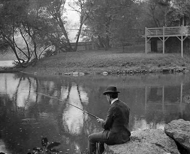 Mrstanleycup's tweet photo. A quiet day of fishing at Fairmount Park in Philly 1907 https://t.co/YFrwblvtVu