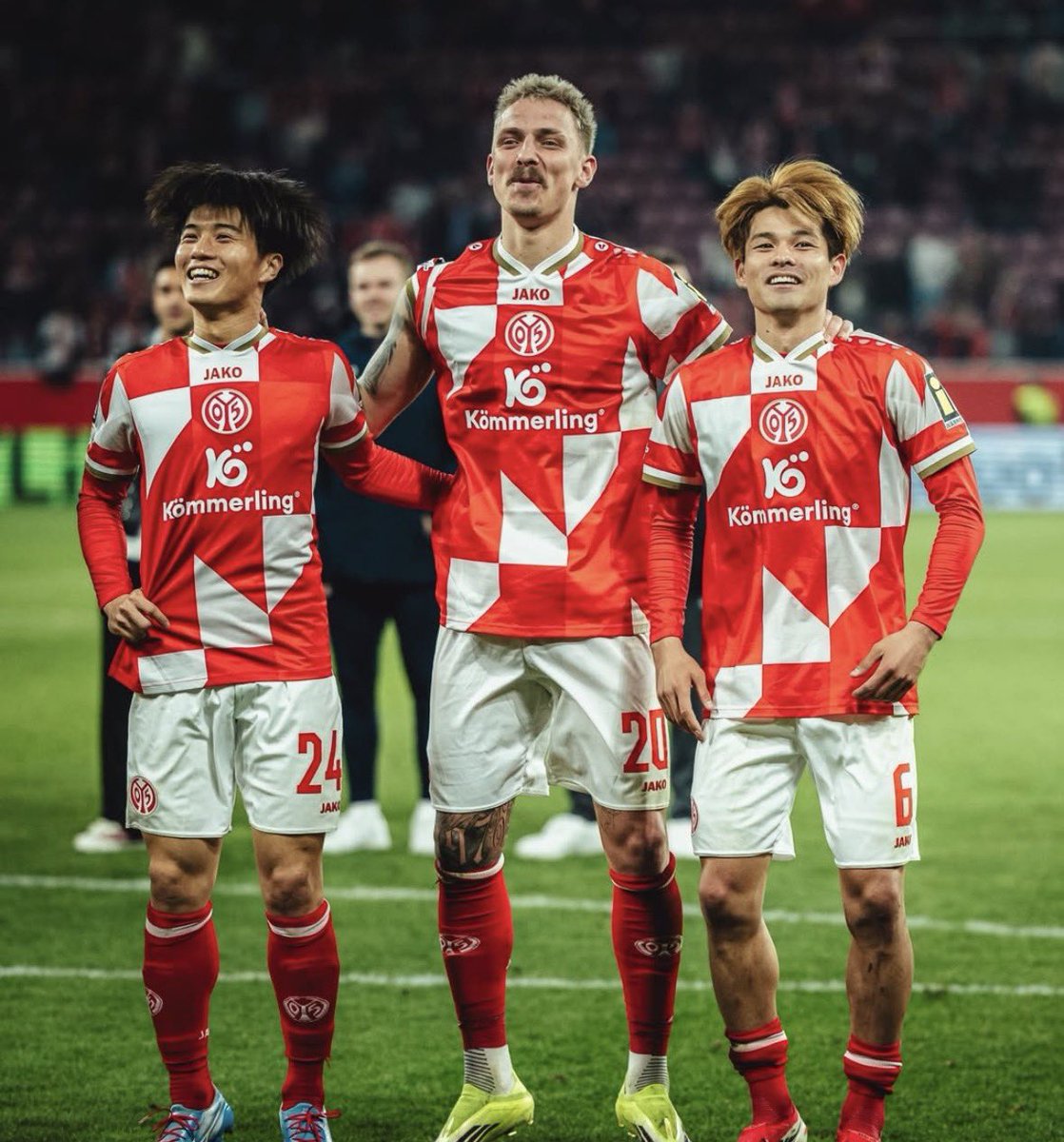 ๐ผ๐ฃ๐ฉ๐ก๐๐ง๐จ ๐๐ฅ๐๐๐ฉ๐ tweet media