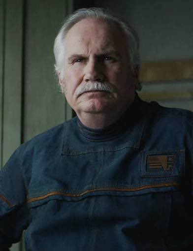 Hmm, that’s two Star Wars shows with smart cops, just opposite sides of that coin.