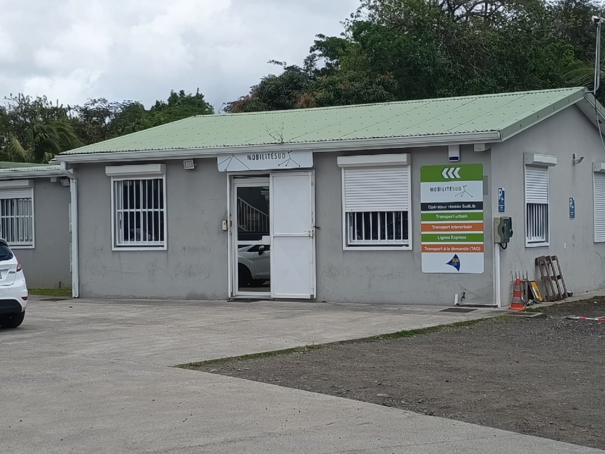 FEnM972's tweet photo. ENDOMÉTRIOSE &amp; QUALITÉ DE VIE AU TRAVAIL : UNE 1ÈRE EN MARTINIQUE
 
La FEnM est intervenue au sein de MOBILITÉ SUD structure de l'ESPACE SUD, pour animer un atelier de sensibilisation et d’information autour du parcours de soins des femmes atteintes d’endométriose en Martinique https://t.co/6jO9IWmCh0