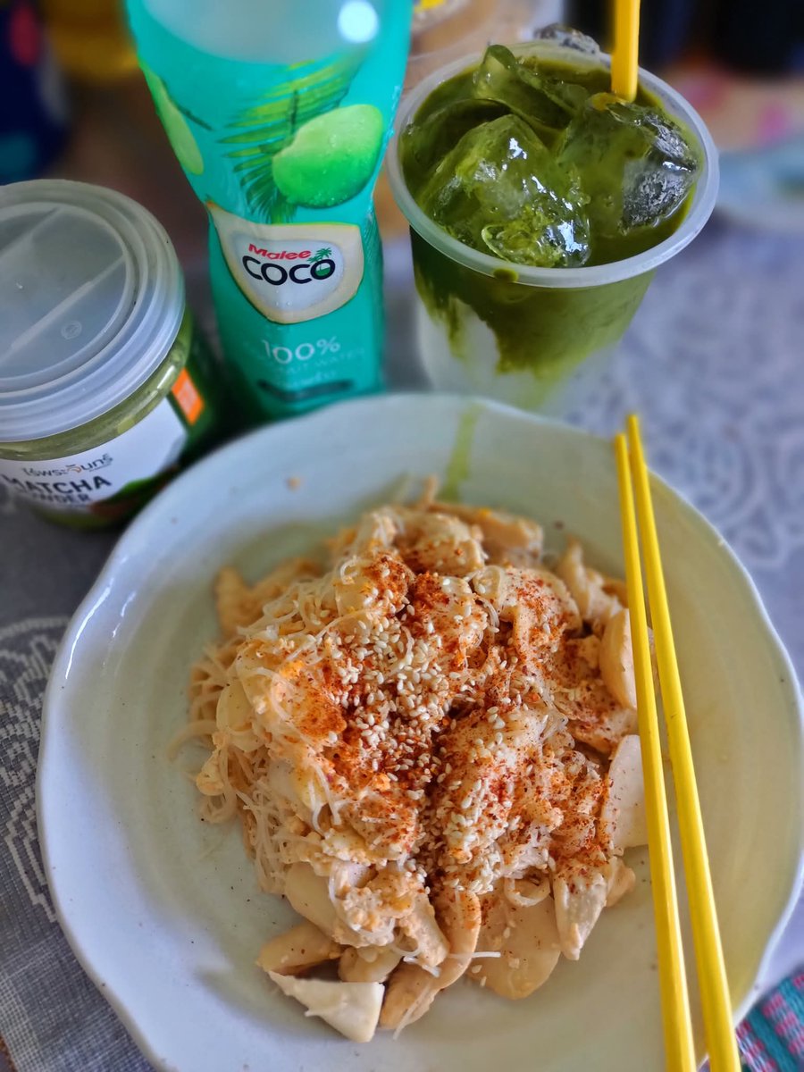 num_cha428 (นุ้ยชา) tweet media