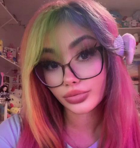 izzy 🌸 | ROAD TO 400K!🌈💕 tweet media