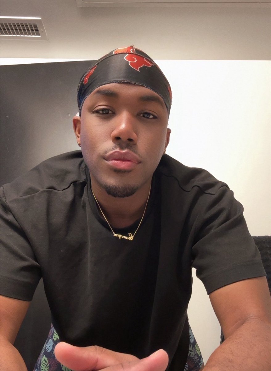 timtheegem's tweet photo. Posting because I miss my facial hair 🥺😭 https://t.co/DBWAFa8iSP