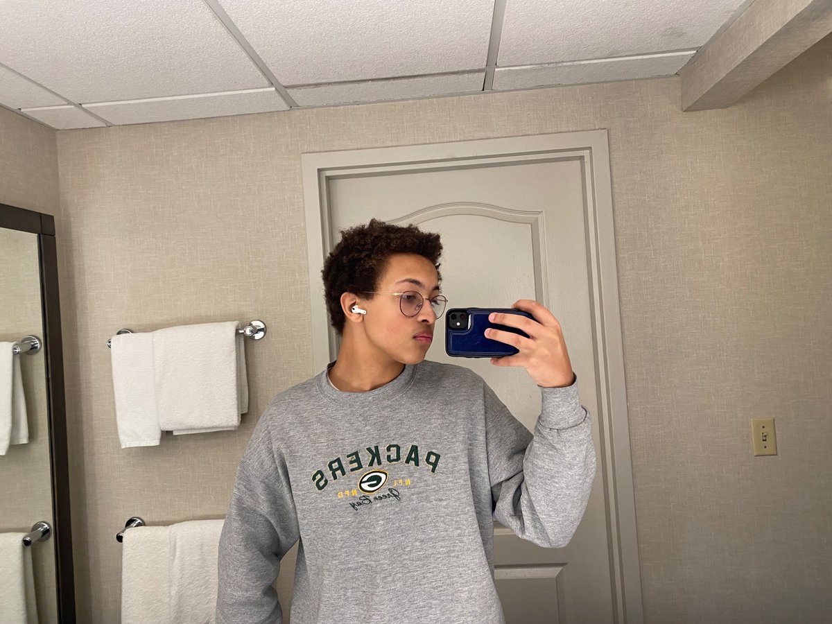 cullen is attending lollapalooza (again) tweet media