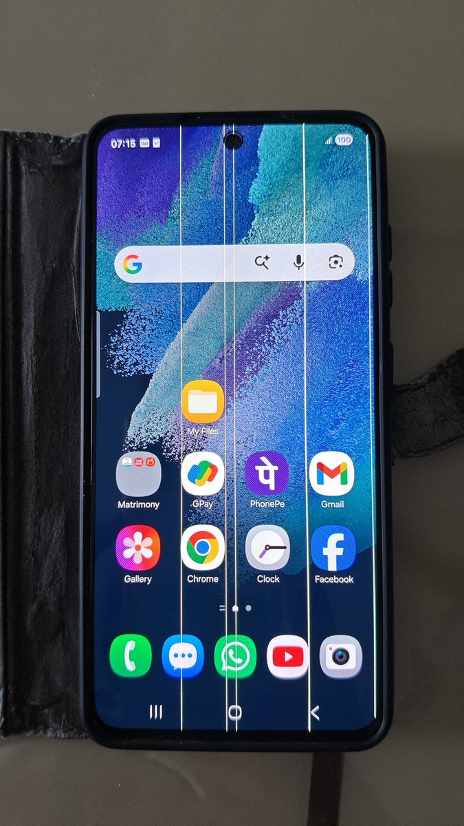 deepzclicks's tweet photo. Hi @SamsungIndia @Samsung @SamsungMobile  It's just 2.5 years I got Samsung S21FE and suddenly from yesterday evening I started to get green line.I have tried factory reset as well and it all happend aftr the recent update. Please do assist.
#s21fe #Samsungdisplayissues https://t.co/2RDLfzkpEj