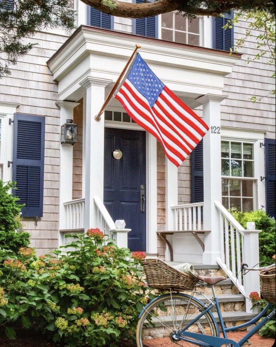 Elle Lookbook tweet media