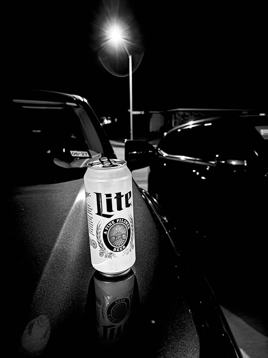 adonis508's tweet photo. @MillerLite on a cool spring night is a top 5 beer https://t.co/YpG52K0hxY