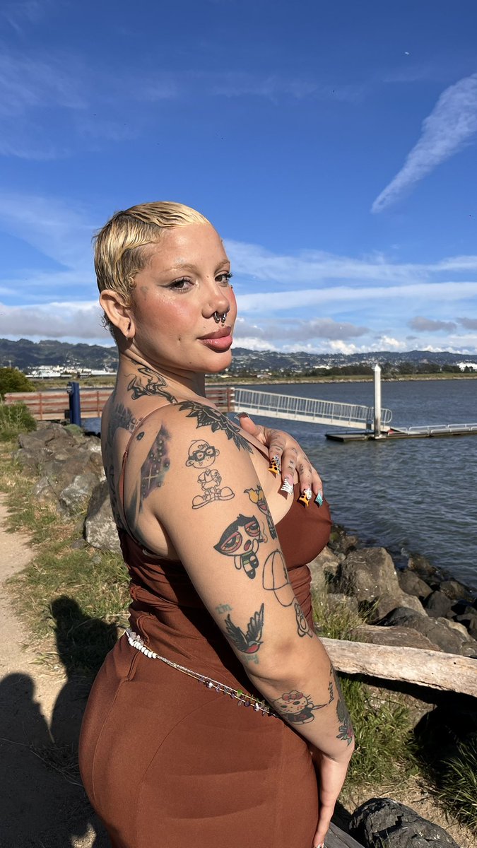 auncle beebz 🧚🏽♀️🍄✨ tweet media