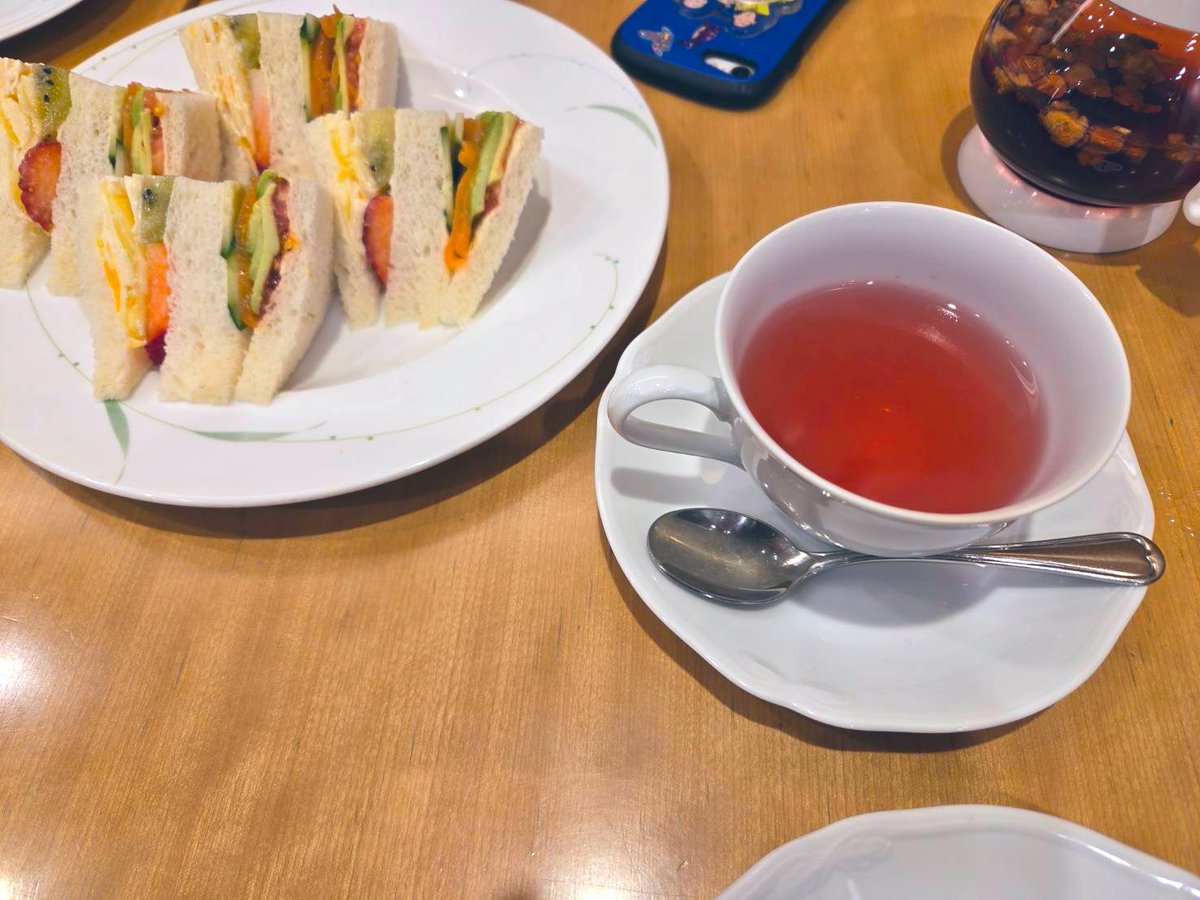 ね～～～～昨日検査終わり友だちが千疋屋連れてってくれて超嬉しかったから見て‼️‼️‼️