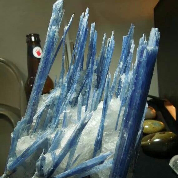 orrangk's tweet photo. @jellyjaxx I associate myself with kyanite and ice a whole lot😛 https://t.co/IQJnR0JhAv