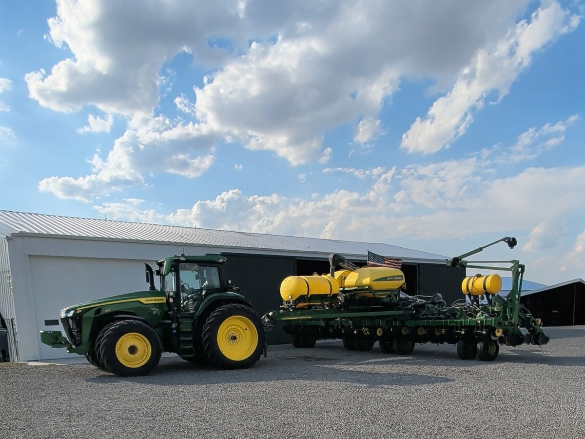 JGravatt8210's tweet photo. Double checking a few things and she should be ready to roll. #plant26 #channelseed https://t.co/GnOV3Yj6RZ