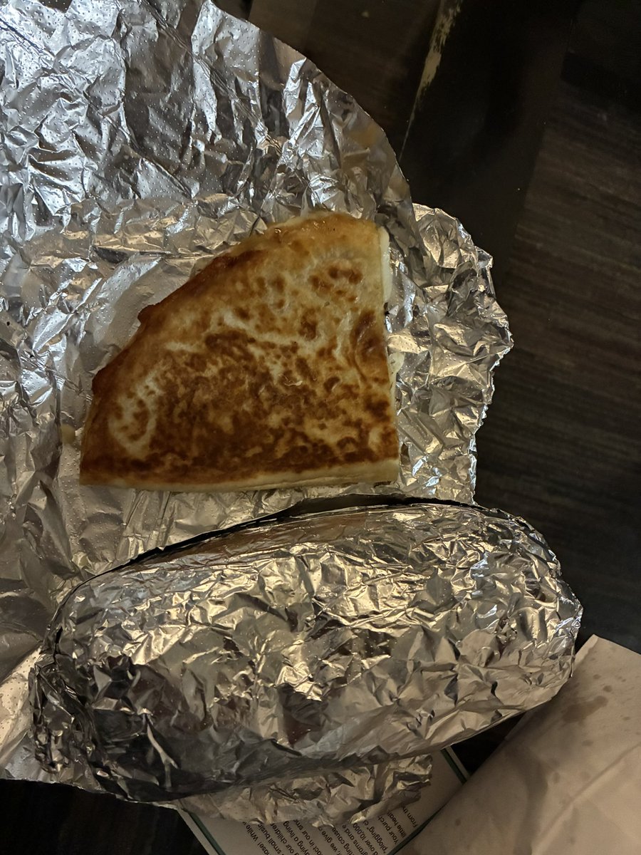 changeyourlense's tweet photo. @Moes_HQ pathetic excuse for food prices. $9.99 burrito vs a $10.99 cheese quesadilla I just got. Not only is it the smallest quesadilla I’ve ever received from a restaurant but for more than a burrito? #Moes #Robbery https://t.co/MrJPJ5JfYM