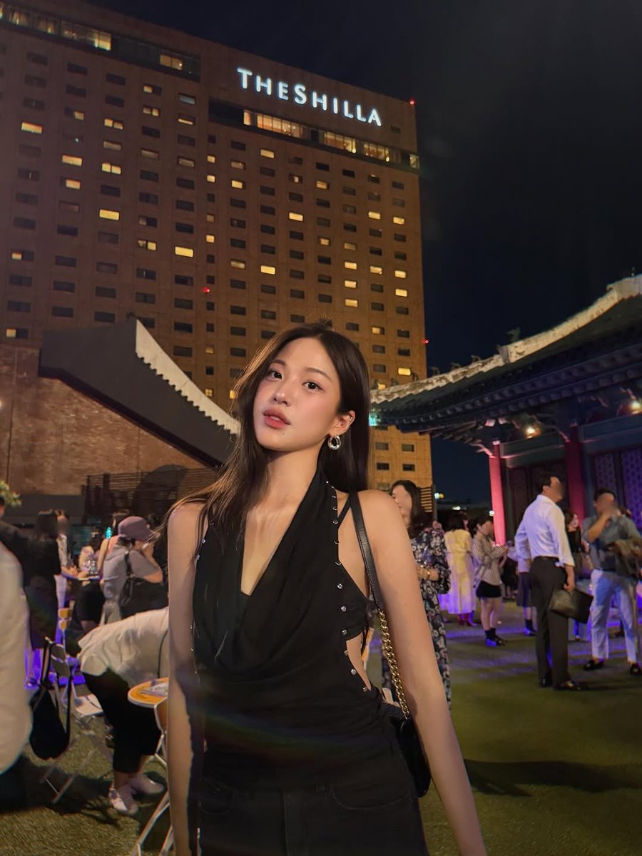 xkimjaex's tweet photo. โหหหห จูยองลุคนี้ สวยมากกก แพ้มากกก ❤️‍🔥 https://t.co/y0rgfFk2a0