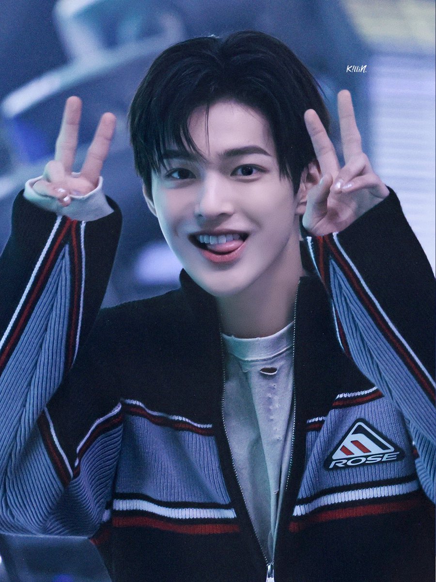 건호의 건치 tweet media