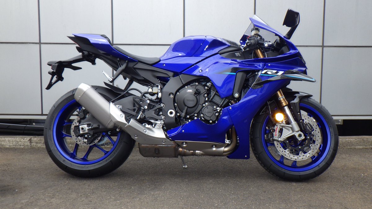 YSP31417112's tweet image. 今がチャンス！
2026年モデル　YZF-R1　ブルー　1台　即納です！
気になる方、欲しい方はご連絡お待ちしております！
#R1 #YSP福島 #ヤマハ