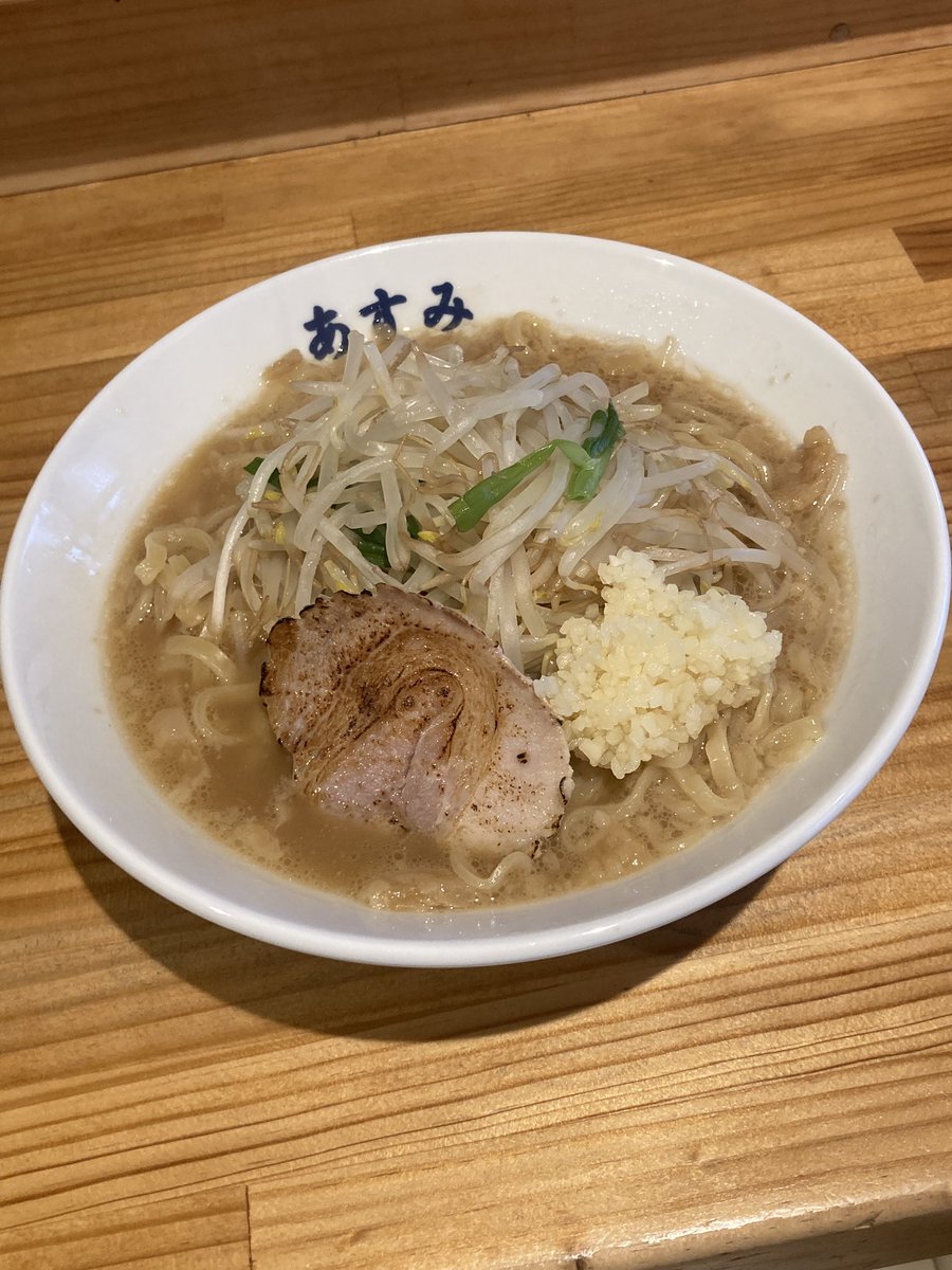 おはようございます🌥️

また雨が降りそう空ですね。
限定900『牡蠣出汁らぁ麺』やります🍜
作り方前回と変えてみました。
無くなり次第の終了です🍜
夜限定『背脂スタミナらぁ麺』もよろしくお願いします。

11:00〜14:30
17:00〜20:00

よろしくお願いします🍜