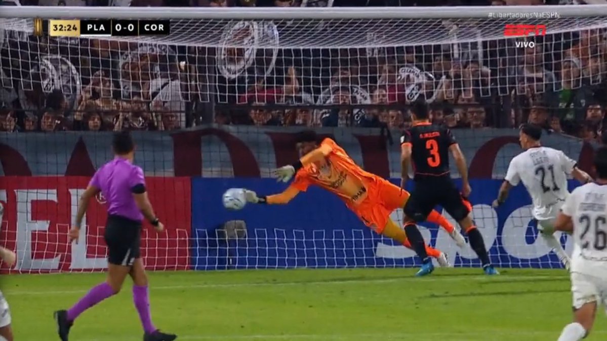 UMA...

... vitória segura do Corinthians na Argentina. E que, provavelmente, terá sido apenas obrigatória (dependendo do que vier no desenrolar do grupo).

E ganhou sem nem precisar jogar tão bem nem criar tanto. O adversário tecnicamente era bastante limitado. A ponto de Bidon