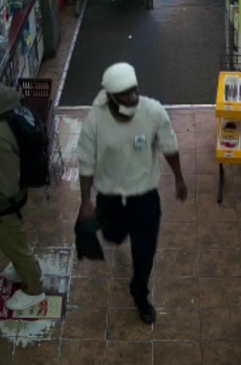 CRIMINAL　です。 Anyone with information is asked to call the SPD Violent Crimes
