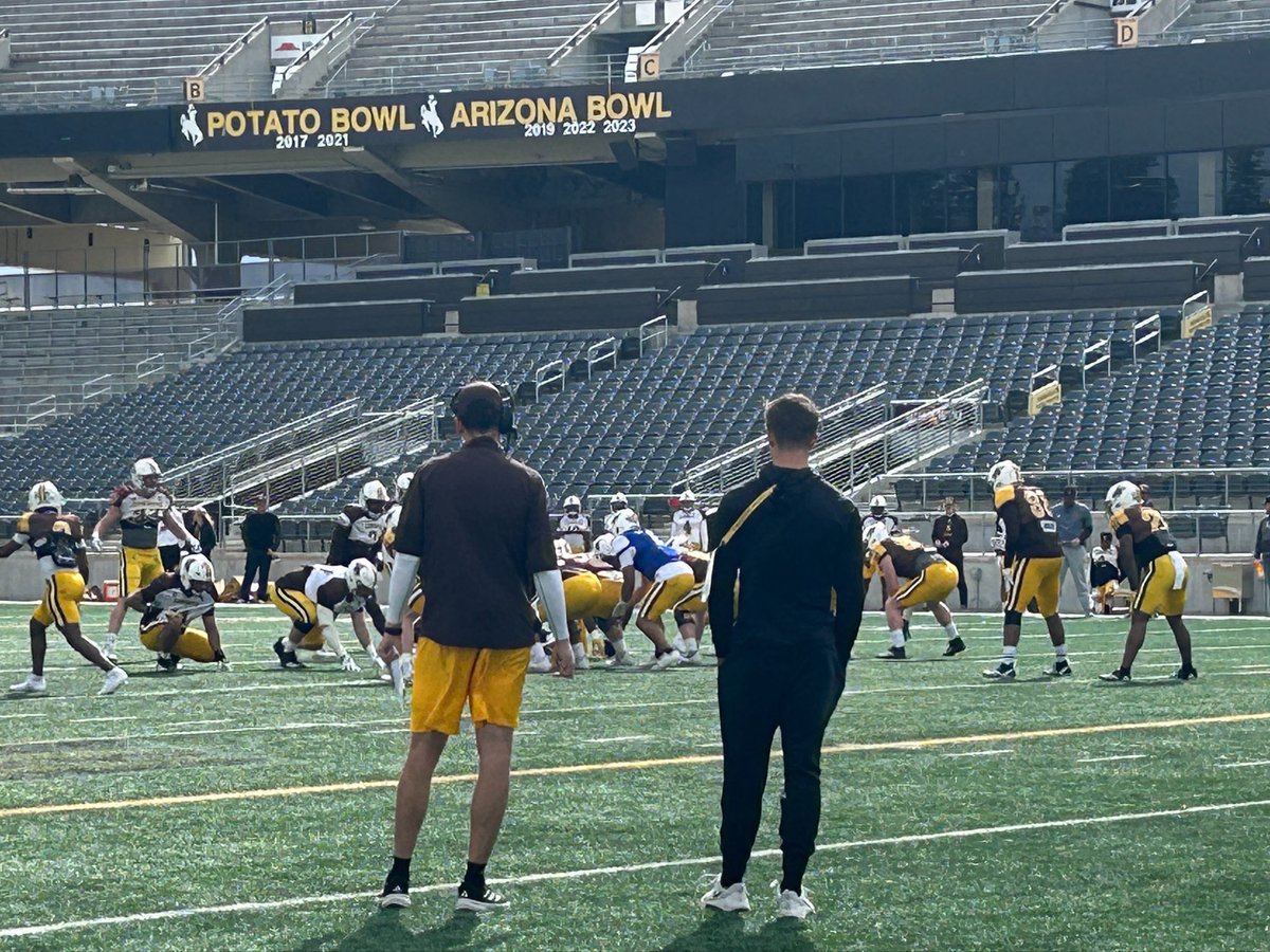 mike_vander11's tweet photo. Had an amazing time at  @wyo_football 
Loved talking ball with @JaySawvel 
@CoachChristianT @Austin_Maus 
Looking forward to throwing in front of you in Batavia in a few weeks. 

@BataviaFootball @CoachKolowski @FB_Coach_C @CoachPiron @CoachAnderson14 @EDGYTIM @PrepRedzoneIL @OJW_Scouting @QBHitList @QB_Era_ @scottybscout @AllenTrieu @QBCoachPreston  @Rivals @On3 @247recruiting @TomLoy247 @SWiltfong_ @GregSmithRivals @LemmingReport