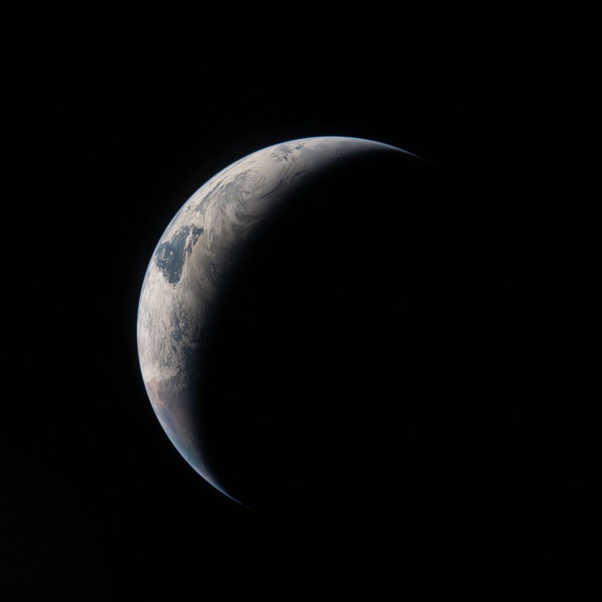 latestinspace's tweet image. #BREAKING 🚨: Artemis II astronauts are now halfway back to Earth

They are expected to splashdown in the Pacific Ocean around 8:07pm ET tomorrow (April 10)