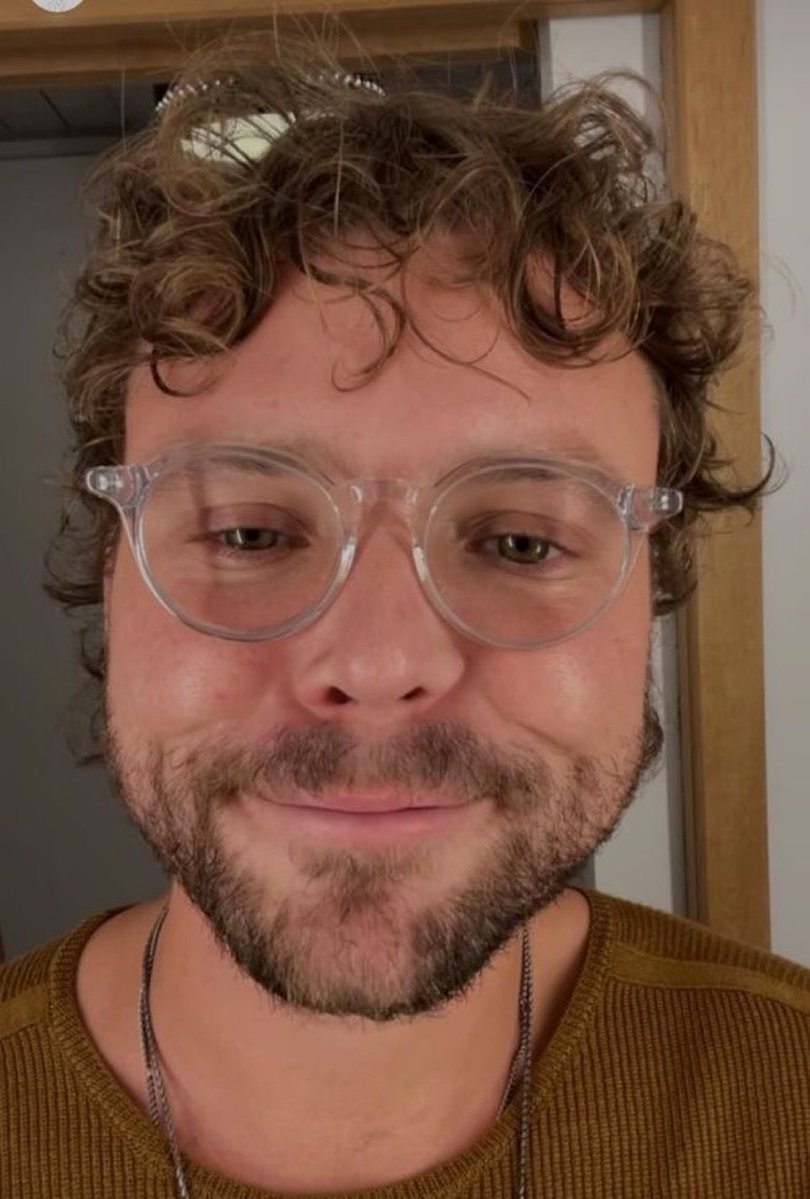 ★Juls★ has no shame (on the setlist 👀) tweet media