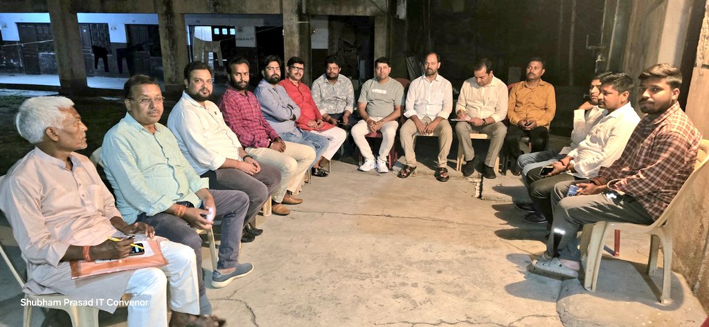 prakashraioffic's tweet photo. पलामू की पहचान और अस्तित्व की लड़ाई🚩झारखंड सरकारद्वारा JTET परीक्षा में हिंदी, भोजपुरी,मगही और अंगिका को शामिल न करना पलामू के युवाओं के साथ घोर अन्याय है।जब उड़िया और बांग्ला को जगह मिल सकती है,तो हमारी मातृभाषा सेयह सौतेला व्यवहार क्यों?आह्वान: कल सुबह 10 बजे, छह मुहान चौक पर https://t.co/2EShmbM8Yc