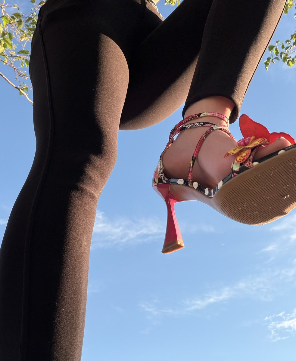 GoddessCleo tweet media