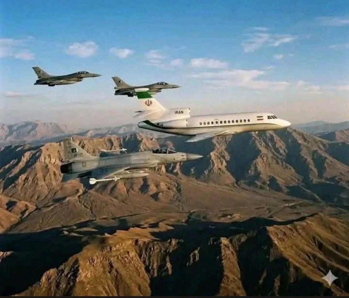 خدا کرے میری ارض پاک پر اترے 🇵🇰
وہ فصل گل جسے اندیشہ زوال نہ ہو

پاکستانی طیارے ایران جا کر ایرانی وفد /مہمانوں کو اپنی حفاظت میں پاکستان لاتے ہوئے۔ کیا روح کو سرشار کر دینے والے مناظر ہیں۔