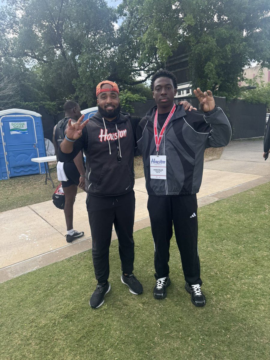 ExclusivelyRome's tweet image. #AGTG✝️Thank you @UHouston for giving me the opportunity to come out to watch practice and the tour the facility’s . Can’t wait to come back!!! @UHCougarFB @CoachWEFritz @j_wayne3 @coachjalenbates @zkelley1985 @Coach_CJWard #kleinoak #UniversityofHouston #Classof2028
#Rb