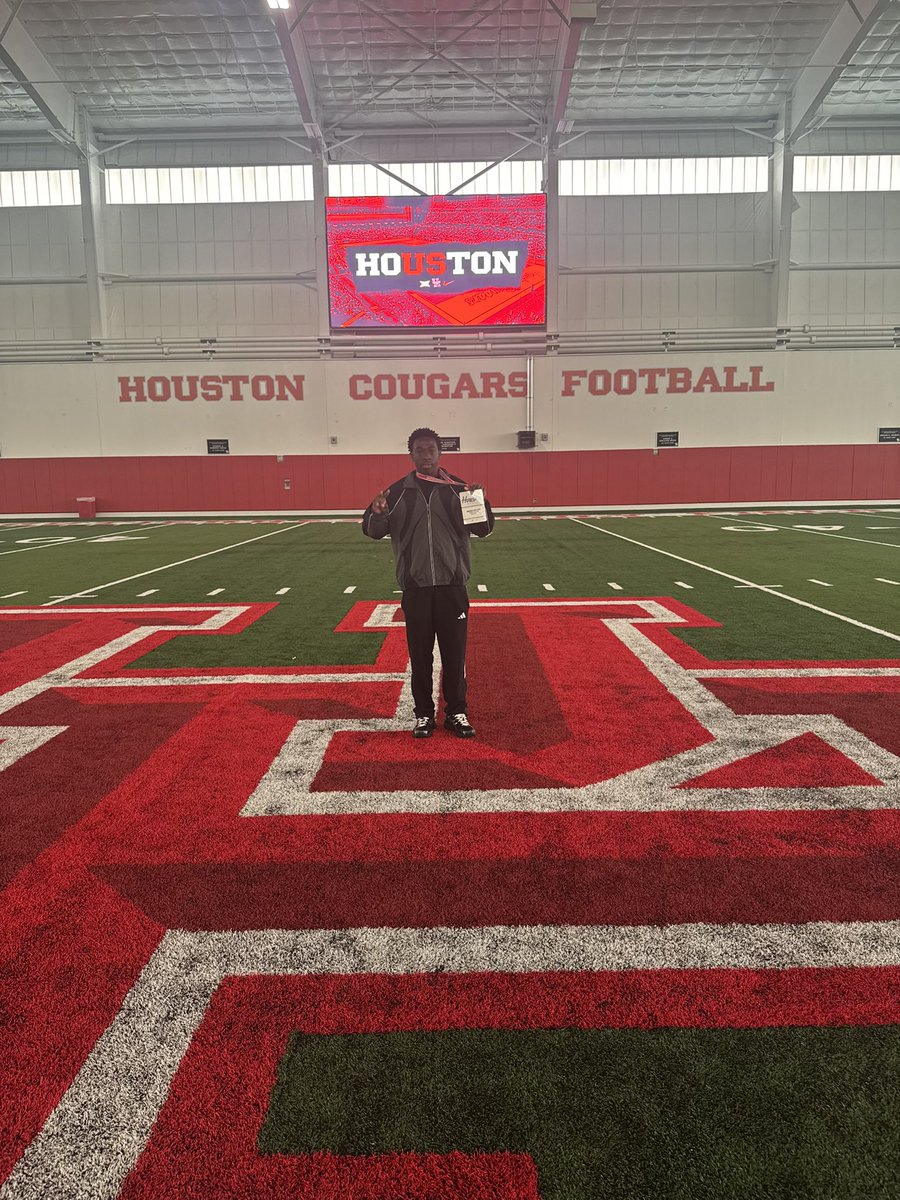 ExclusivelyRome's tweet image. #AGTG✝️Thank you @UHouston for giving me the opportunity to come out to watch practice and the tour the facility’s . Can’t wait to come back!!! @UHCougarFB @CoachWEFritz @j_wayne3 @coachjalenbates @zkelley1985 @Coach_CJWard #kleinoak #UniversityofHouston #Classof2028
#Rb